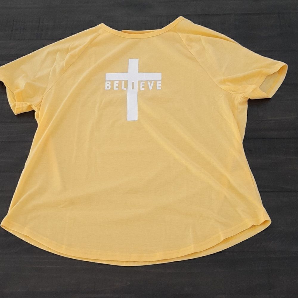 XL and XXL t-shirt men's believe in yellow. Fits like a U.S. M and L.